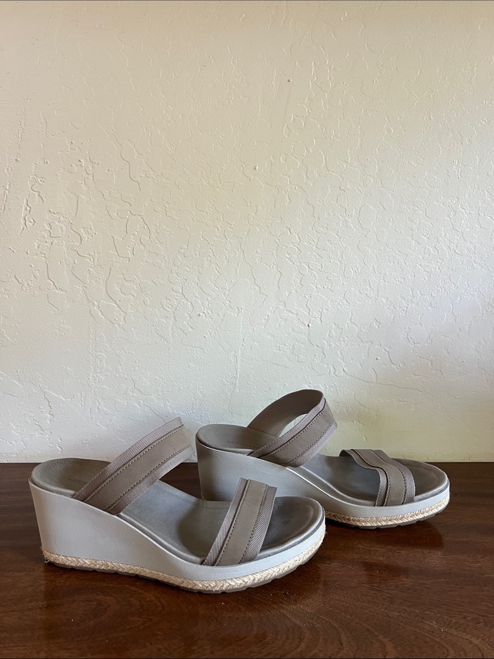 Merrell Size 9 Neutral Taupe Wedge Sandals - Women